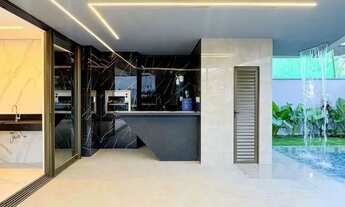 Imagem 6: Casa de esquina no Alphaville Ceará com vista para a praça e alto padrão construtivo