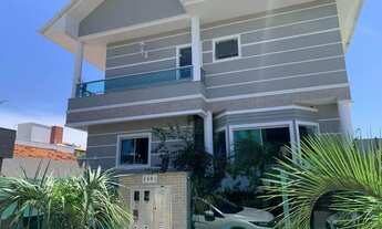 Imagem 2: 3 casas Geminadas com 220 m² cada