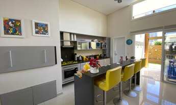 Imagem 2: MARAVILHOSA CASA TÉRREA DE 4 SUÍTES!MOBILIADA E DECORADA