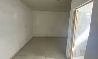 Imagem 2: Casa com 1 dormitório - venda por R$ 265.000,00 ou aluguel por R$ 600,00/mês - Jardim Maia