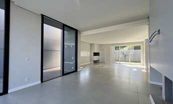 Imagem 4: Casa de condomínio para venda possui 317 metros quadrados com 3 quartos