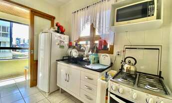 Imagem 7: Sacada de frente com churrasqueira!! Apenas 50 metros da Beira Mar