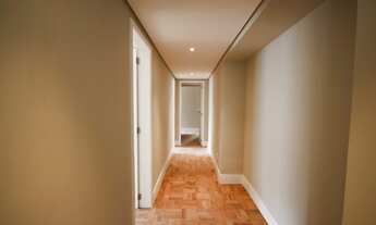 Imagem 3: 3 suites grandes sendo a suíte master com MEGA CLOSET