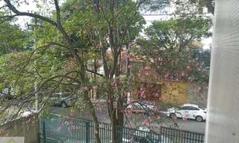 Imagem 2: Lindo apartamento , 2 dorm , piso de madeira . Rua tranquilia e a 80 metros de comercios