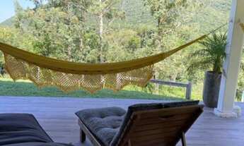 Imagem 2: Sítio com uma casa estilo europeu (Neo Provencial), alto padrão, toda reformada e com móve