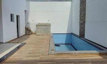 Imagem 4: Casa de condomínio sobrado para venda possui 400 metros quadrados com 4 quartos