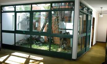 Imagem 2: Imponente imóvel de esquina para fins comerciais