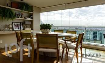 Imagem 4: Apartamento com 151 m² de área útil, 3 dormitórios sendo 3 suítes, Lavabo, Living, Varanda