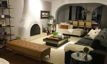 Imagem 7: Casa de Alto Padrão em Condomínio - com 4 quartos sendo 2 suítes e Sala com Lareira