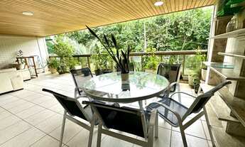 Imagem 4: Amplo apartamento com varandão, sala, 3 quartos (1 suíte) e dependência completa