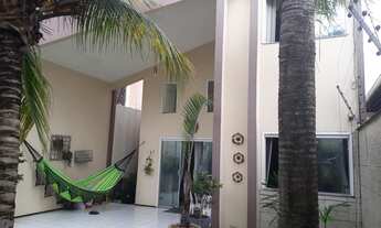 Imagem 6: Casa para venda possui 300 metros quadrados com 4 quartos