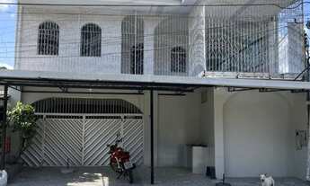 Imagem: Casa Tríplex de 450m² de área construída