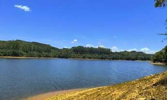 Imagem: SÍTIO PÉ NA ÁGUA - PORTEIRA FECHADA