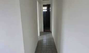 Imagem 4: Alugo apartamento 2°andar. Ônibus na porta