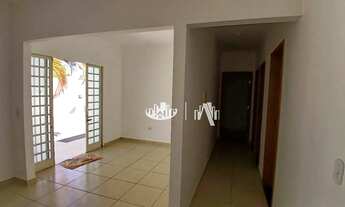 Imagem 2: Casa com 3 quartos para alugar, 100 m² por R$ 2.500/mês - Jardim Portal dos Pioneiros - Lo