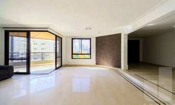 Imagem 3: Apartamento de 240 m² com luz natural, planta generosa e privacidade total na melhor regiã