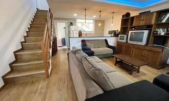 Imagem: Charmosa casa duplex em rua sem saída