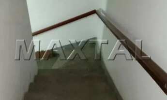 Imagem 4: Sobrado em Santana, muito próximo à Av. Braz Leme, precisando de reforma e com vaga