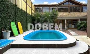 Imagem: Residência de Alto Padrão com Piscina