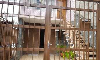 Imagem: Vende-se sobrado na Rua Outeiro da Cruz