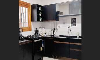 Imagem 2: Casa com piscina nova