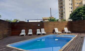 Imagem: Em frente ao terminal de ônibus Petrônio