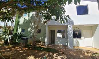 Imagem: Vendo Sobrado de 3 Quartos na QD 102 no