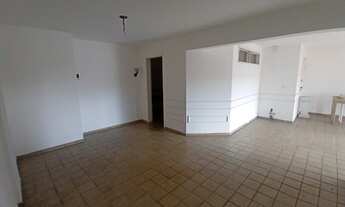 Imagem 5: Apartamento para venda possui 191 metros quadrados com 4 quartos em Ponta Verde - Maceió