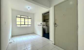 Imagem 2: Apartamento para Venda em São Paulo, Alto do Pinheiros, 2 dormitórios, 1 banheiro, 1 vaga