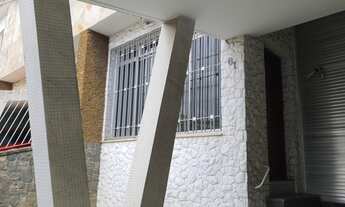 Imagem 3: Sobrado para aluguel e venda possui 196 metros quadrados com 4 quartos