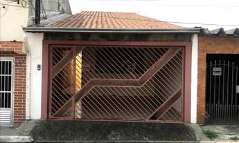 Imagem: Residência com duas casas no terreno na