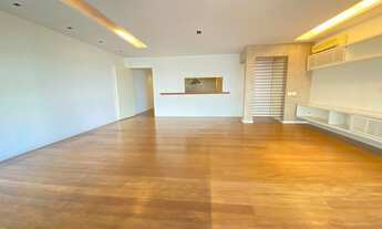 Imagem 6: Apartamento para venda tem 170 m2 com 2 quartos - 1 Suíte Vaga - Rua Tranquila no Lebl