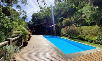 Imagem 4: Casa com vista panorâmica com 4 quartos e 2 suítes em Itaipava- Rio de Janeiro