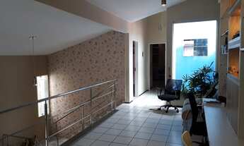 Imagem 2: Casa para venda possui 300 metros quadrados com 4 quartos