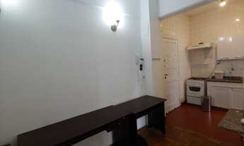 Imagem 2: Kichinete Mobiliada localizada a apenas 150 m da estação Liberdade do metrô