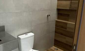 Imagem 4: Casa com sobra de terreno, vaga para dois carros