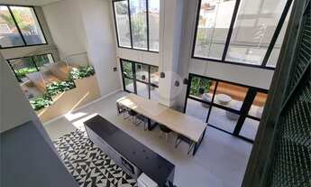 Imagem 7: Stúdio em Frente a PUC