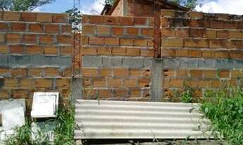 Imagem 2: CASA COM TERRENO GRANDE NO PEGORELLY