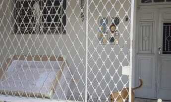 Imagem 2: Aluguel de casa grande e bem localizada (casa amarela