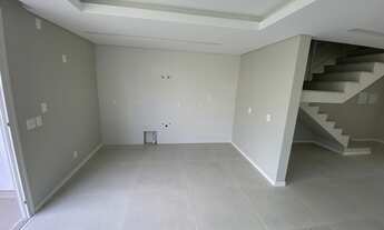 Imagem 5: Sobrado para venda possui 139 metros quadrados com 3 quartos em Córrego Grande - Florianóp