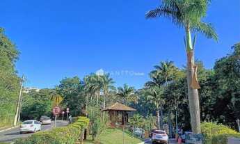 Imagem 2: Casa para venda tem 484 metros quadrados com 6 quartos em São Pedro - Juiz de Fora - MG