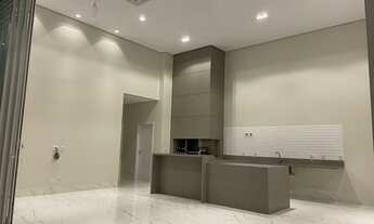 Imagem 6: Casa de esquina no condomínio Florais Itália estilo neoclássica - Cuiaba - MT