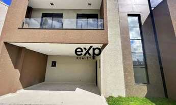 Imagem: Sobrado de frente para a rua - 03 quartos