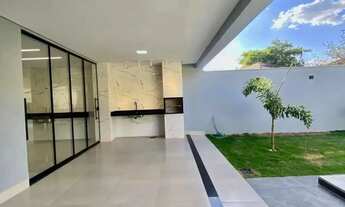 Imagem 2: Sobrado para venda com 217 metros quadrados com 4 quartos