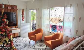 Imagem 2: GC Vende dois apartamentos um no terreo e outro no 1° andar com dois quartos cada na Maram