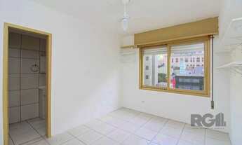 Imagem 3: Apartamento de um dormitório na rua Washington Luiz, Centro Histórico de Porto Alegre