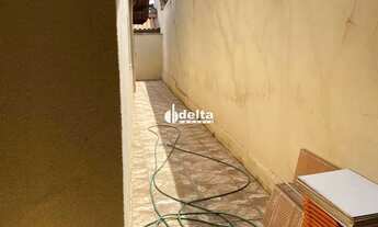 Imagem 4: Casas residencial disponível para venda no bairro Santa Mônica em Uberlândia-MG