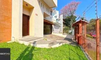 Imagem 3: Casa em Porto Alegre, no bairro Nonoai, com 4 dormitório(s), à venda