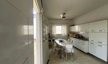 Imagem 4: Excelente Oportunidade: Imóvel com Edícula e Potencial Comercial