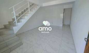 Imagem 2: Sobrado com 3 quartos e passagem lateral no bairro Rio Branco